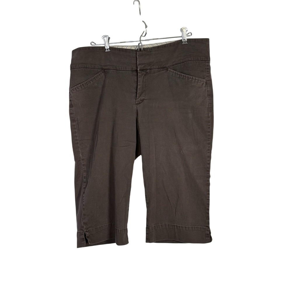 Womens size 14 Petite Brown Dockers capri pant mid rise curvy